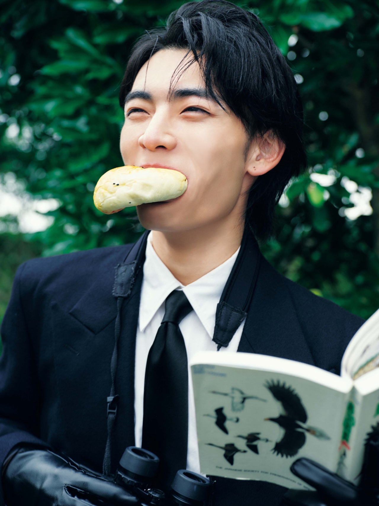 Muto Jun Rilis Buku Foto Solo Pertama "Enpi", Dua Foto Baru Diungkap